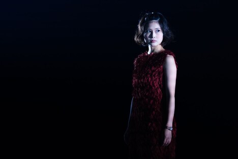 パルコ・プロデュース2021「Birdland」より。（撮影：引地信彦）