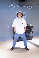 シンプルながらクールにまとまったスタイル。