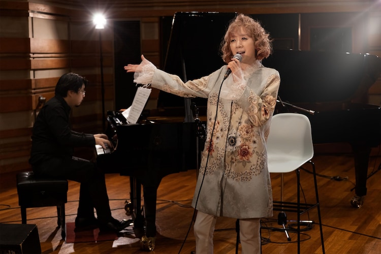 涼風真世、初のオンラインバースデーイベントに麻乃佳世がサプライズ登場（イベントレポート） - Vimarsana News