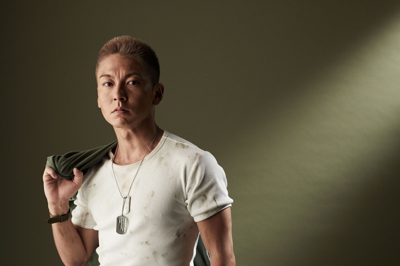 屋良朝幸が“ミリタリーカット”お披露目「ドッグファイト」新キービジュアル