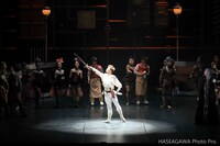 スターダンサーズ・バレエ団公演「バレエ『ドラゴンクエスト』全2幕」より。