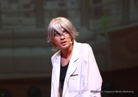 輝馬扮するドク。