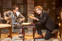 One on One 20周年記念公演 第2弾「One on One 33rd note『back-to-back』」より。（撮影：小境勝巳）