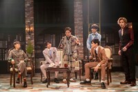 One on One 20周年記念公演 第2弾「One on One 33rd note『back-to-back』」より。（撮影：小境勝巳）