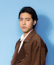 「愛するとき 死するとき」小柳友のビジュアル。（撮影：牧野智晃）