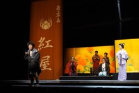 こまつ座 第139回公演「雨」より。（撮影：宮川舞子）