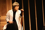ワタナベエンターテインメント Diverse Theater「物理学者たち」より。（撮影：遠山高広）