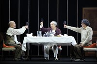 ワタナベエンターテインメント Diverse Theater「物理学者たち」より。（撮影：遠山高広）