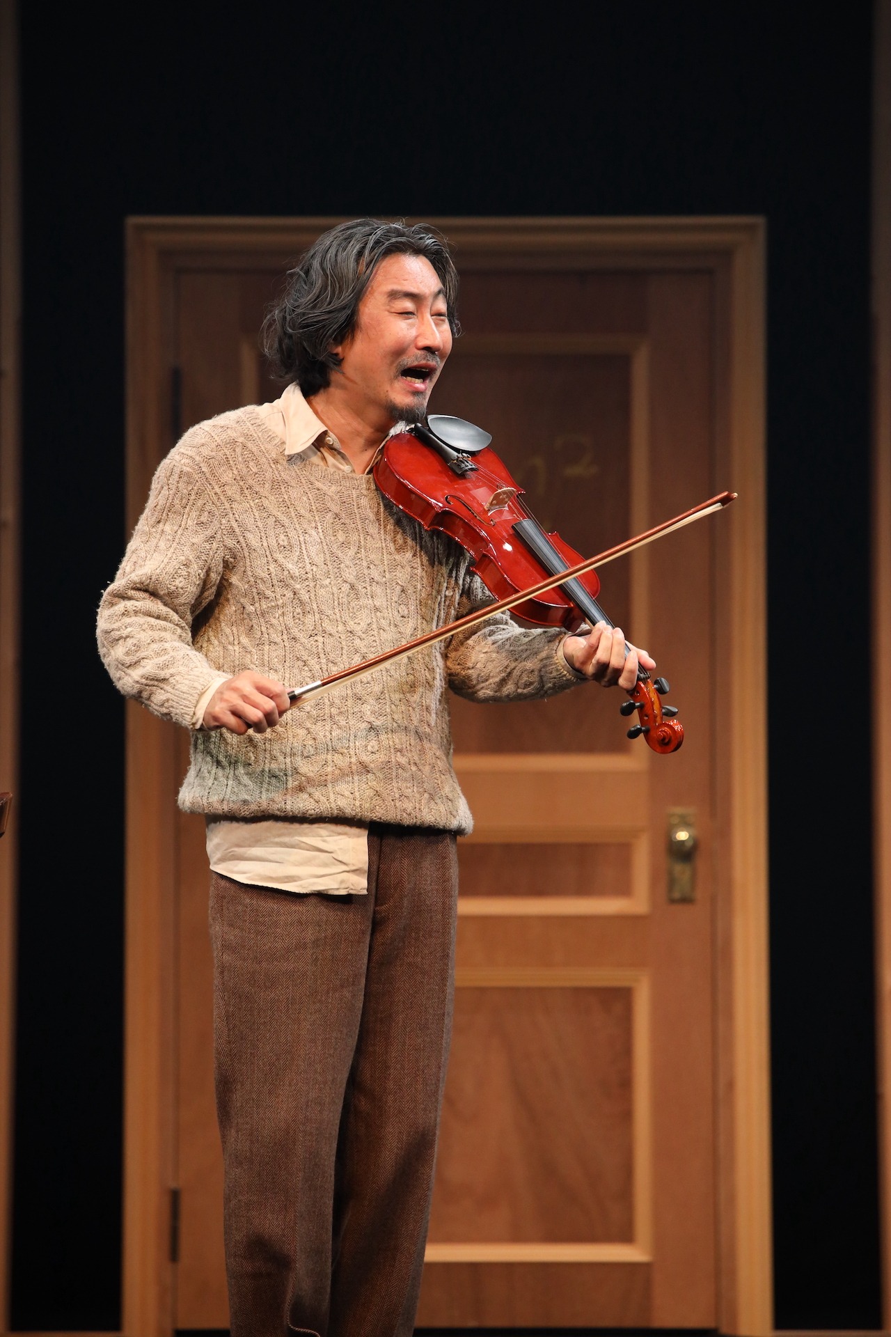 ワタナベエンターテインメント Diverse Theater「物理学者たち」より。（撮影：遠山高広）
