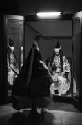 能とアートに触れる秋「夜能 平家物語［清経］×BEYOND PHOTO BY HIROSHI SEOより。