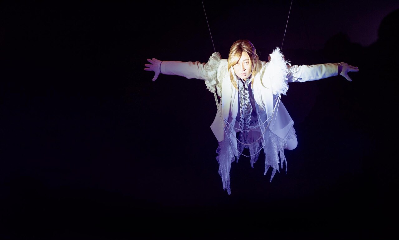 「クリエイターズ・ファイル」ロバート秋山がミュージカル界の“宙吊り王子”に