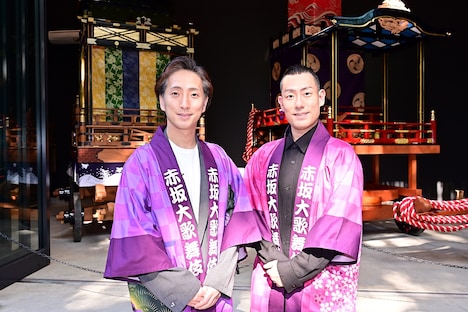 左から中村七之助、中村勘九郎。