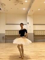 愛らしいチュチュ姿で、笑顔の1枚。