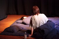 KAC Performing Arts Program 2021 / Theater 合田団地「リゾート（なかった青春の末路としての）」より。（Photo by Kai Maetani）