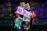 流山児★事務所公演「ヒ me 呼」より。（撮影：横田敦史）