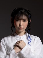 小原莉子扮する参拾弐。