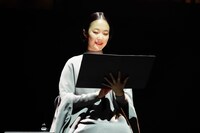 朗読劇「湯布院奇行」より。（写真提供：TBS）