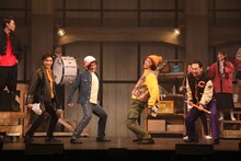 劇団鹿殺し 活動20周年記念公演「キルミーアゲイン'21」より。（撮影：和田咲子）