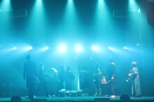 劇団鹿殺し 活動20周年記念公演「キルミーアゲイン'21」より。（撮影：和田咲子）