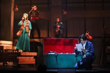 劇団鹿殺し 活動20周年記念公演「キルミーアゲイン'21」より。（撮影：和田咲子）