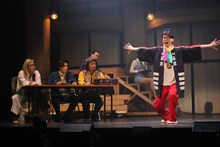 劇団鹿殺し 活動20周年記念公演「キルミーアゲイン'21」より。（撮影：和田咲子）