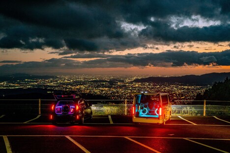 荒木優光「サウンドトラックフォーミッドナイト屯」より。(撮影:井上嘉和)