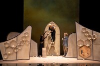 「みつばち共和国」より。(c)K.Miura