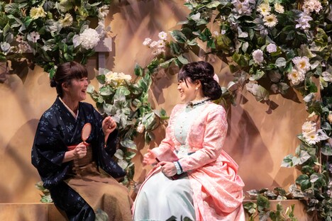 クロジ 第19回公演「白い雪と赤い華」より。(撮影:三浦麻旅子)