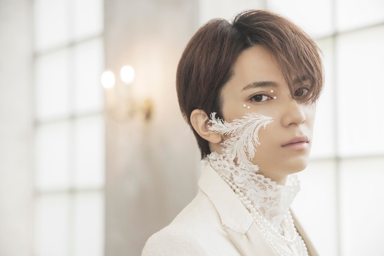 居ました“初めて”の糸川耀士郎、2022年カレンダーブック発売