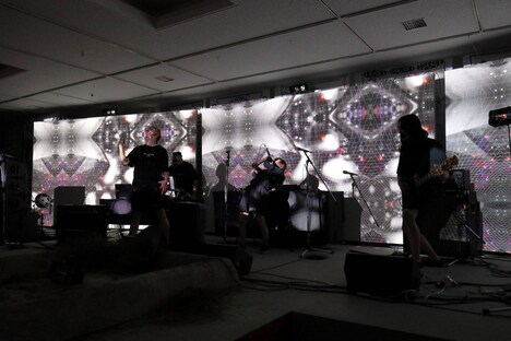 チェン・ティエンジュオ「牧羊人」ライブパフォーマンスより。（撮影：前谷開）