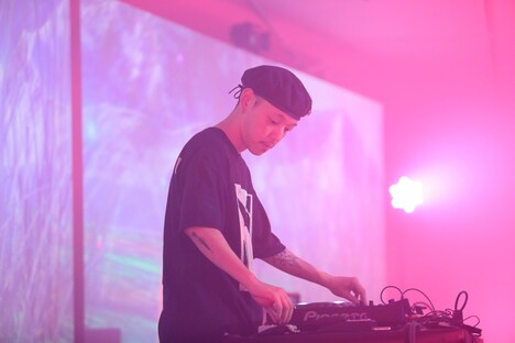 チェン・ティエンジュオ「牧羊人」ライブパフォーマンスより。（撮影：前谷開）