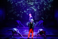 舞台「文豪ストレイドッグス 太宰、中也、十五歳」より。（撮影：田中亜紀）