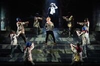 舞台「文豪ストレイドッグス 太宰、中也、十五歳」より。（撮影：田中亜紀）