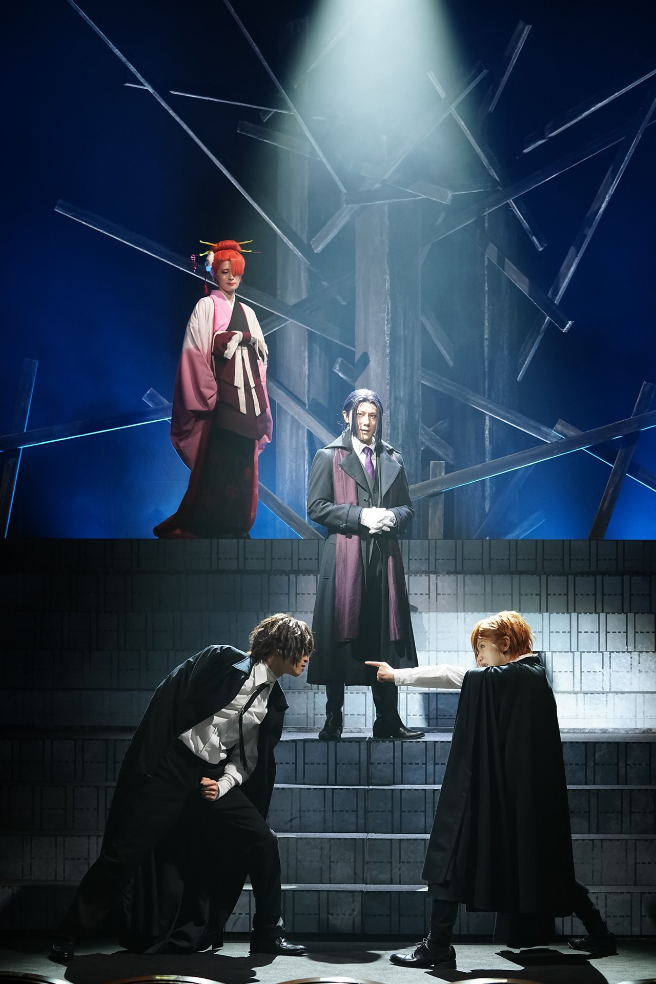 舞台「文豪ストレイドッグス 太宰、中也、十五歳」より。（撮影：田中亜紀）