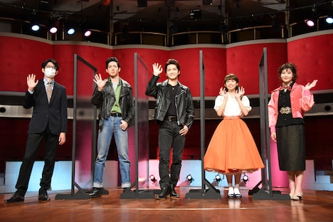 左から上田一豪、有澤樟太郎、三浦宏規、屋比久知奈、田村芽実。