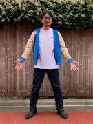 スタイリッシュなジャージー姿でポーズを決める尾上寛之。