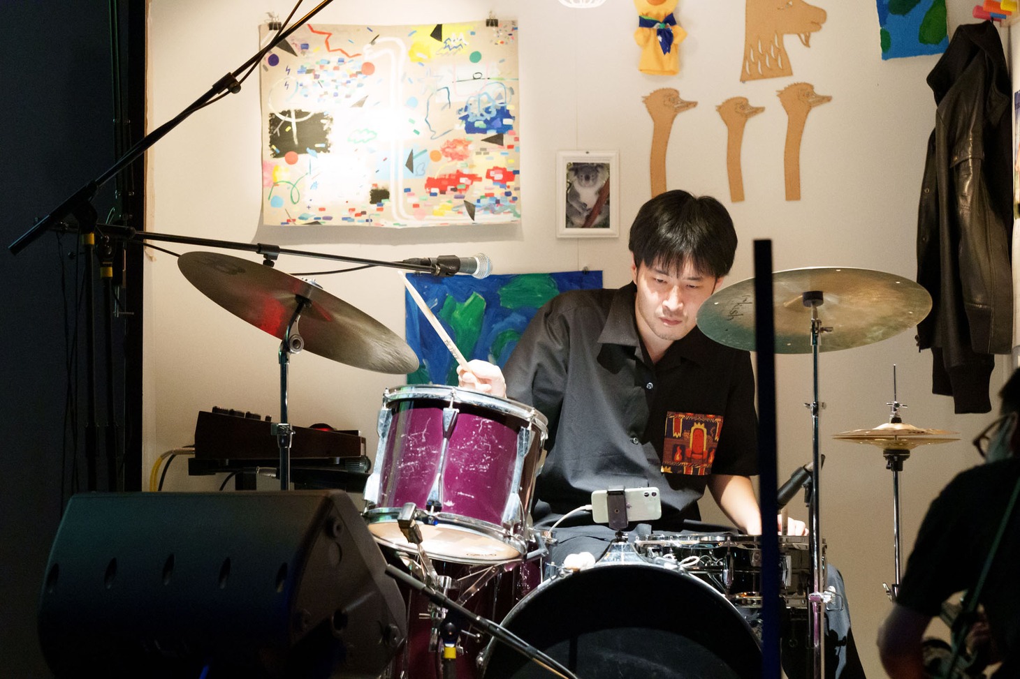 From the Farm「フレ フレ Ostrich!! Hayupang Die-Bow-Ken!」より。（Photo by Kazuyuki Matsumoto）