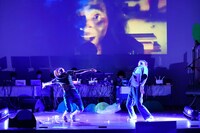 From the Farm「フレ フレ Ostrich!! Hayupang Die-Bow-Ken!」より。（Photo by Kazuyuki Matsumoto）