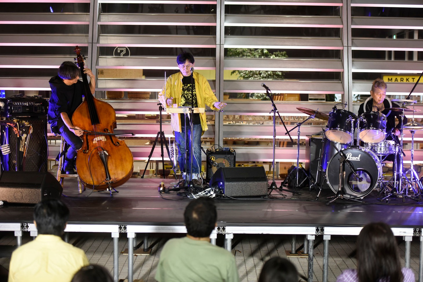 「前夜祭」より。（撮影：山田毅）