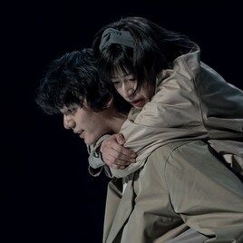 KUNIO「更地」開幕に杉原邦生が感慨「今日の初日を僕は一生忘れません」