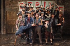 京本大我「僕だから演じられるジャックを」、エネルギーあふれる「ニュージーズ」開幕