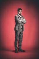 宮川浩のビジュアル。