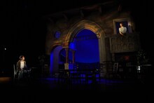 兵庫県立ピッコロ劇団 第71回公演「いらないものだけ手に入る」より。（撮影：堀川高志 / kutowans studio）