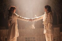 「COCOON 月の翳り」より。