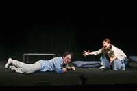 ぐうたららばい vol.2「海底歩行者」より。（撮影：金子愛帆）