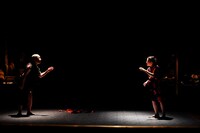 きたまり / KIKIKIKIKIKI「老花夜想（ノクターン）」より。（撮影：阿部章仁）