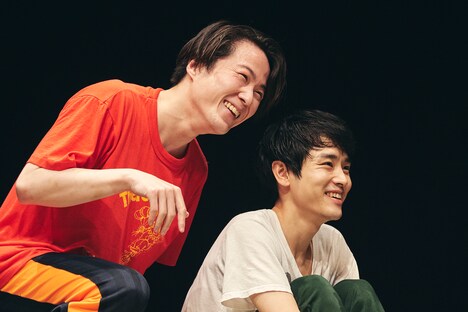 舞台「ともだちが来た」より。（撮影：名児耶洋）