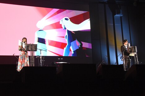 左から白石涼子、榎木淳弥。