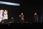 「全力少年」を歌うIMY。左から城田優、尾上松也、山崎育三郎。