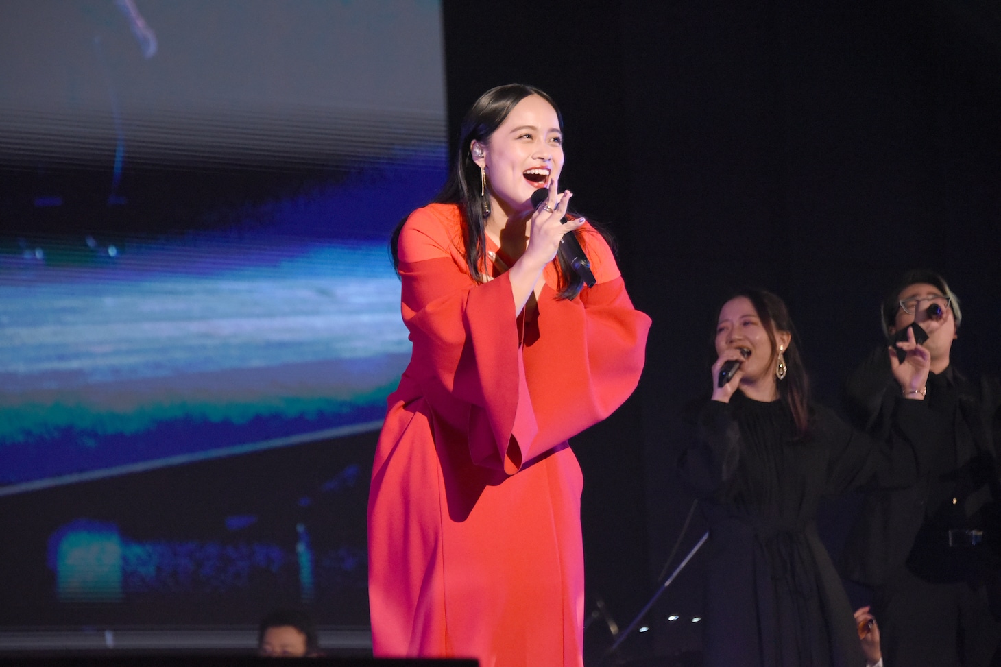 「This Is Me」を歌う清水美依紗。